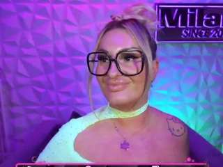 tamaramilano Live Webcam on CamSoda