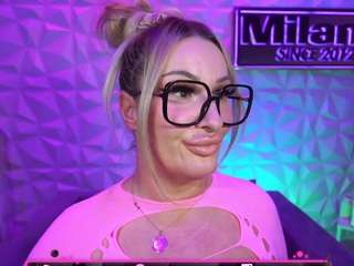 tamaramilano Live Webcam on CamSoda