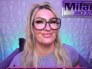 Live webcam model tamaramilano on Soda Cams