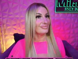 tamaramilano Live Webcam on CamSoda