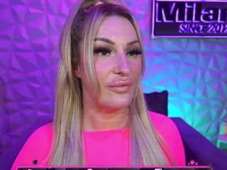 tamaramilano Live Webcam on CamSoda