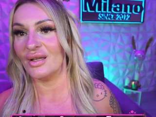 Live webcam model tamaramilano on Soda Cams