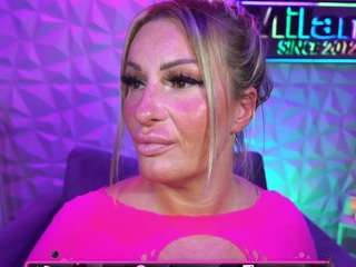 tamaramilano Live Webcam on CamSoda