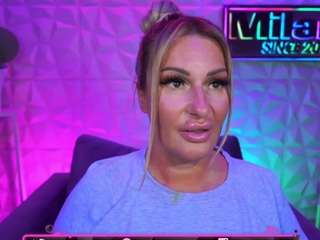 tamaramilano Live Webcam on CamSoda