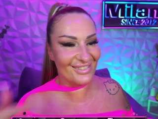tamaramilano Live Webcam on CamSoda