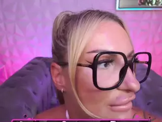 TamaraMilano's Live Sex Cam Show