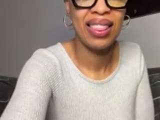 Live webcam model carmelbunny on Soda Cams