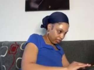 Live webcam model carmelbunny on Soda Cams