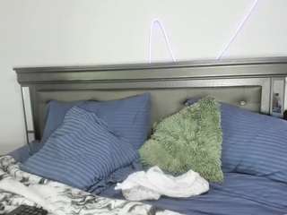 le modèle carmelbunny est en webcam porno dans un show sur le site camsoda, il possède les tags suivants: black hair,blowjob,brown eyes,fingering,flashing,lovense,orgasm,toys,bbw,big-tits,ebony,hd
