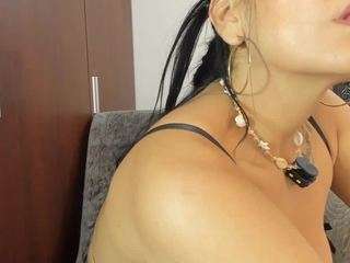 le modèle alizehorny est en webcam porno dans un show sur le site camsoda, il possède les tags suivants: anal,lovense,wet,toys,tattoos,squirter,sexy,sex-toys,sensual,ride-torso,pussy,ohmibod,no smoking,naked,anal-toys,lush,interactivetoy,brown eyes,ass,ass-to-mouth