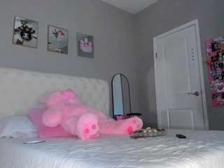 kloewandan's CamSoda show and profile