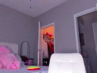 Live webcam model kloewandan on Soda Cams