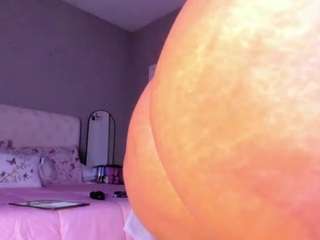 My asshole is a cock fucking machine that never stops working, one dick pulls out, another one pulls in /G: NAKED OILED UP RIDE / Tip 150 tk for  1 min [939 tokens remaining]