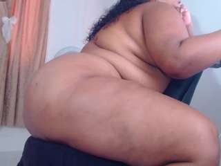 isahotlatin webcam model