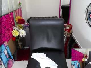 le modèle vickysexyx est en webcam porno dans un show sur le site camsoda, il possède les tags suivants: anal-toys,glasses,toys,tattoos,solo,shaved-pussy,oil,no smoking,no drinking,lovense,lingerie,ass,grey-eyes,facial piercings,blue eyes,athletic,bedroom,dp,blowjob,bikini